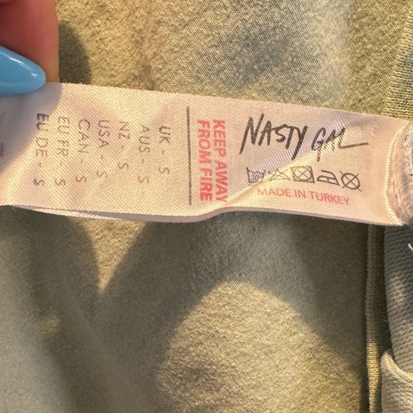 NASTY GAL PASTEL CREWNECK - Picture 8 of 8